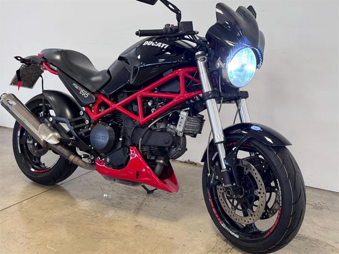 Ducati Vicenza - DUCATI Monster 695 | ID 38196